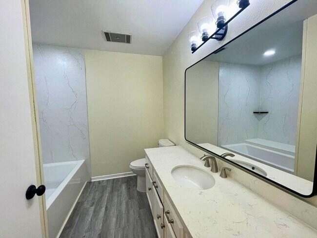Building Photo - Move-In Special. 1 Month Free Rent with a 12-month lease