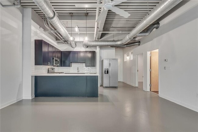 Building Photo - 400 Village Pkwy