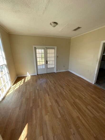 Building Photo - 1058 Alta Vista Blvd