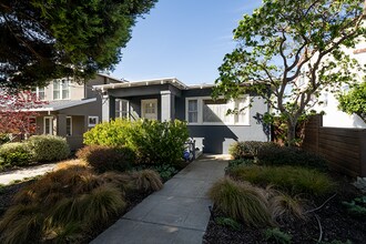 Building Photo - 920 Ramona Ave