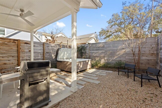 Building Photo - 209 Ben Howell Dr