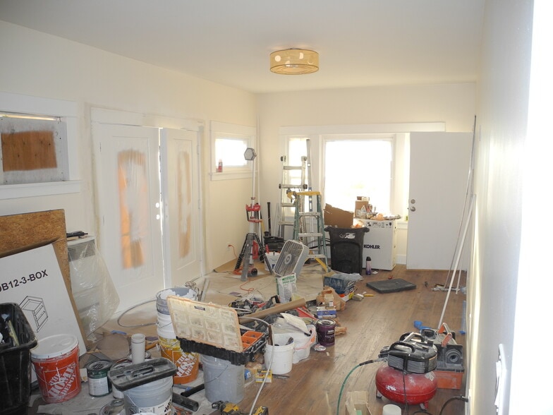 French doors in living - 1934 Henderson Ave