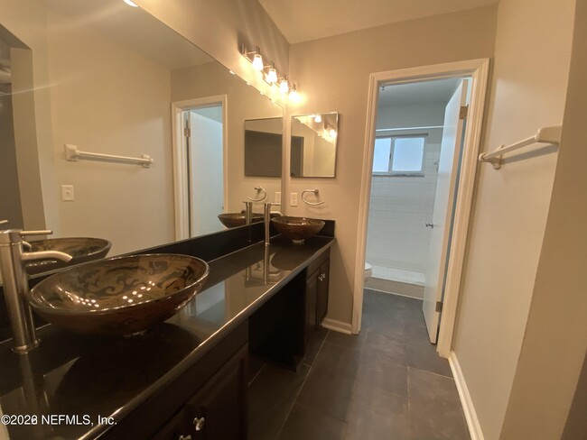 Building Photo - 8050 Voltaire Ct E