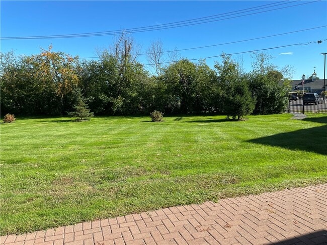 Building Photo - 245 Roseland Ln