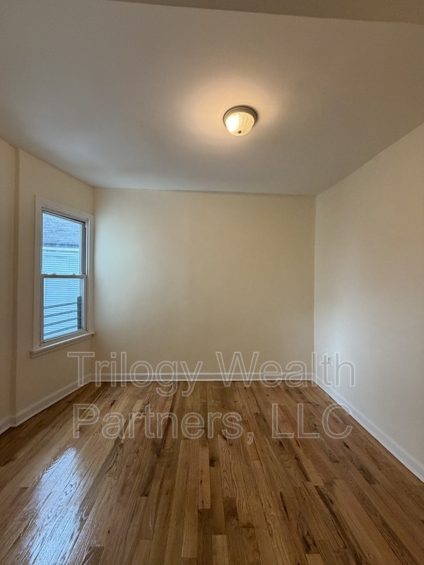 Building Photo - 58 S 13th St