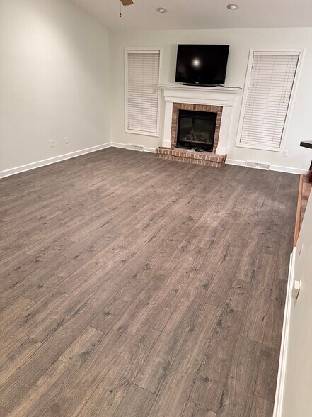 Building Photo - 1859 Meadowlark Ln