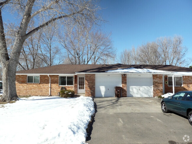 Building Photo - 808 Dawn Ave
