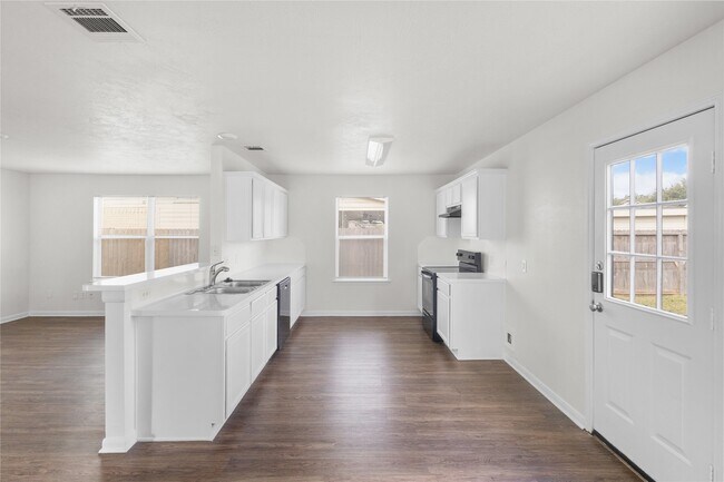 Building Photo - 19138 Larkspur Hills Dr