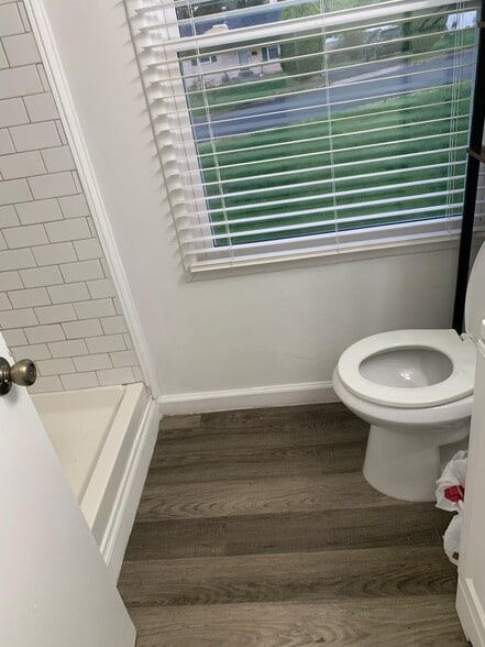 Building Photo - 4807 Poplar Dr