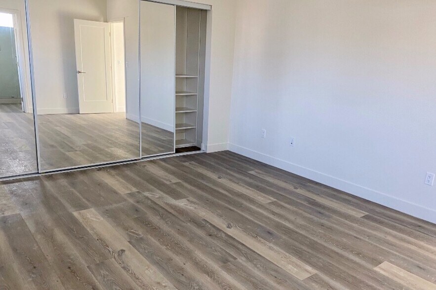 Master bedroom with closet system - 2826 S Norton Ave