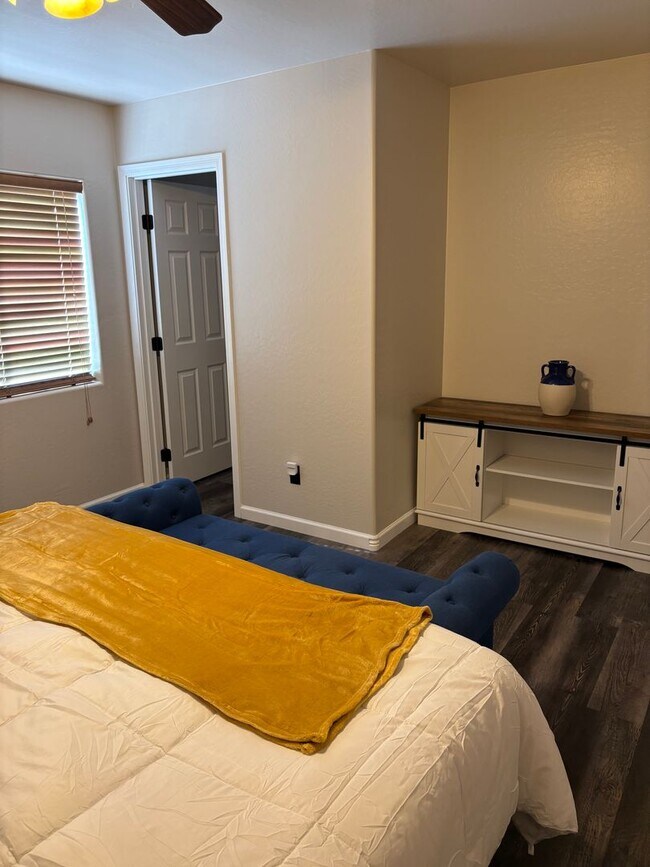 Building Photo - Furnished, 1-Year Long-Term Rental