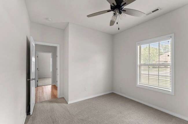 Building Photo - NEW LUXURY 3 BED 2 BATH 2 CAR GARAGE DUPLEX