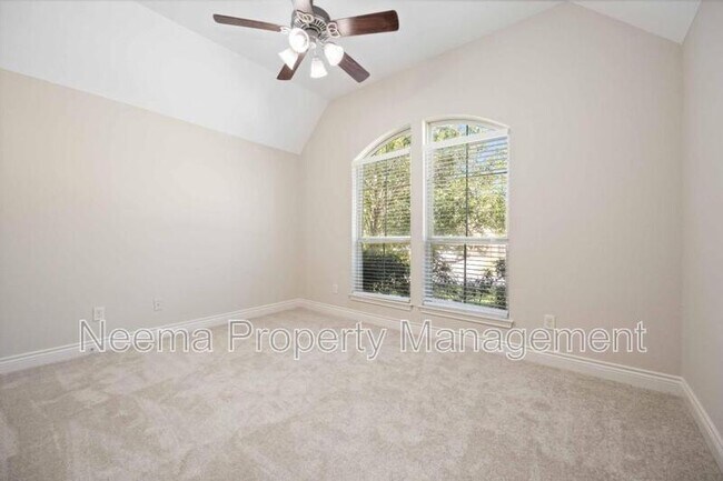 Building Photo - 115 Pine Crest Cir