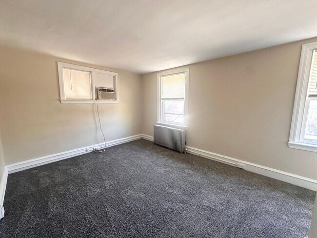 Building Photo - 301 N Reservoir St