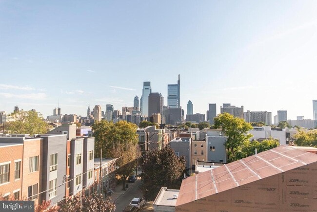 Building Photo - 814 N Uber St