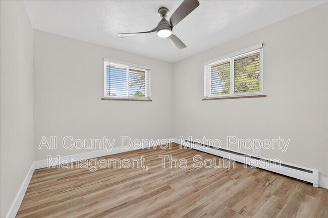 Building Photo - 9050 N Elm Ct
