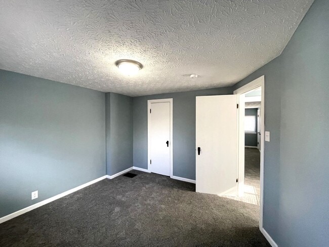 Building Photo - 1285 Linwood Ave