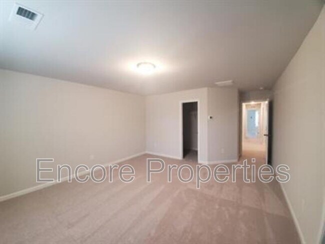 Building Photo - 208 Abercorn Way