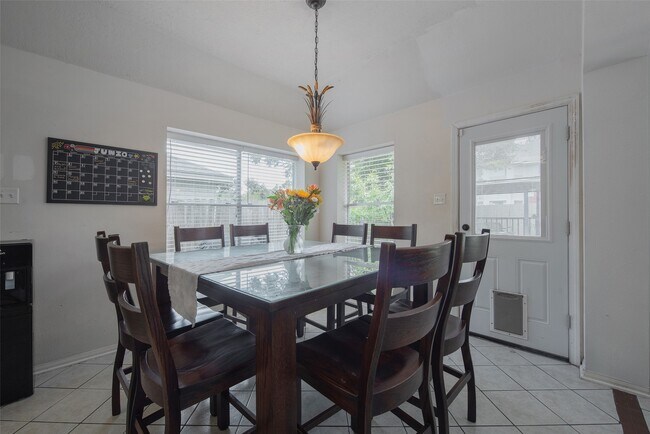 Building Photo - 4606 Atascocita Trail