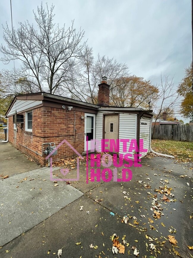 Building Photo - Beautiful 3 Bedroom Ranch~ Dearborn Heights