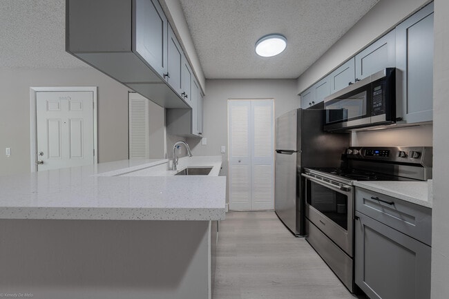 Building Photo - 1247 SW 46th Ave