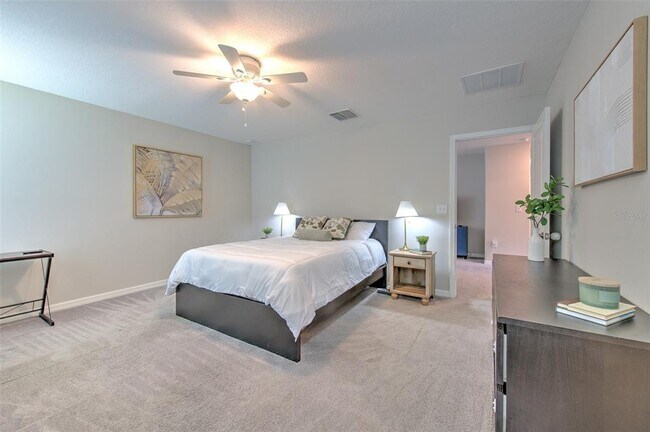 Building Photo - 10210 White Linen Ave