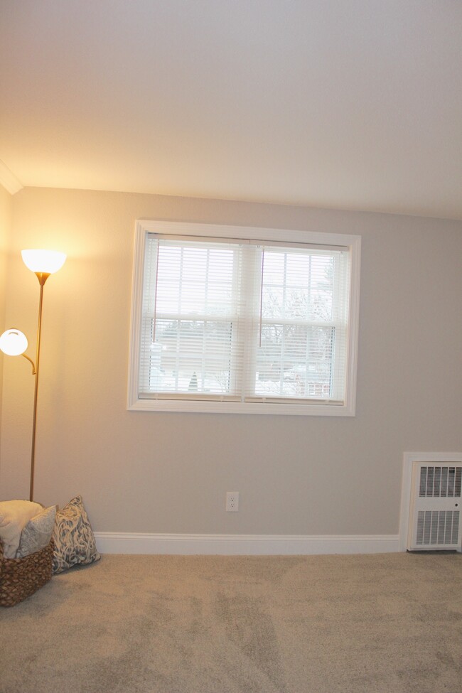 Bedroom 2 - 252 Montcalm St