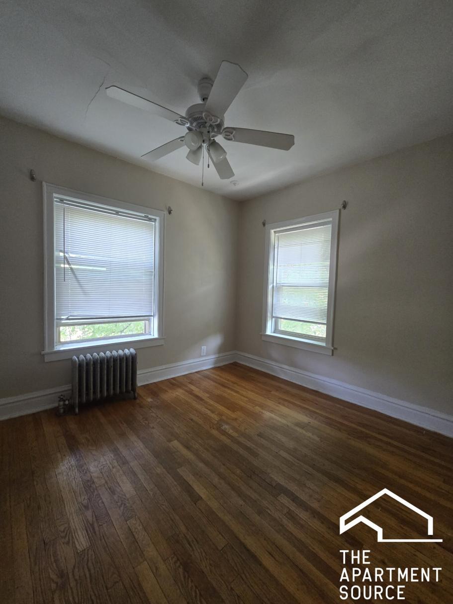 Building Photo - 918 Reba Pl