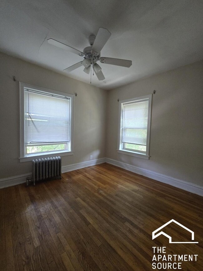 Building Photo - 918 Reba Pl