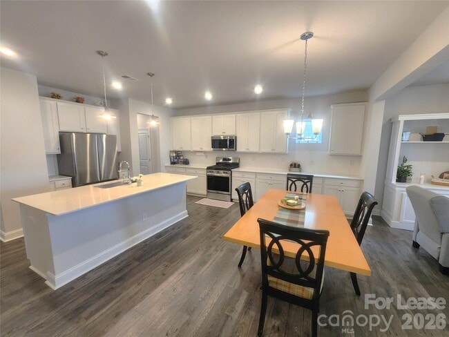 Building Photo - 4005 Puddle Pond Rd