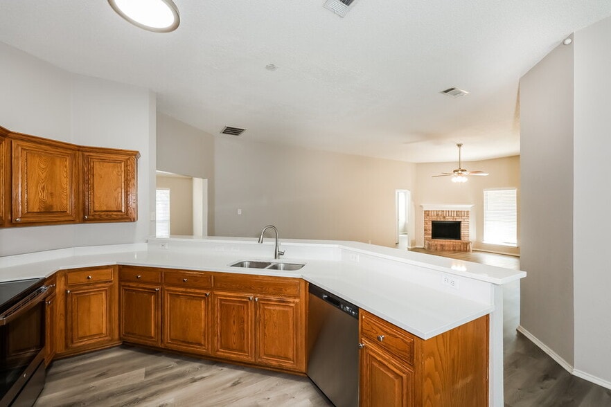 Building Photo - 8551 Stetson Dr
