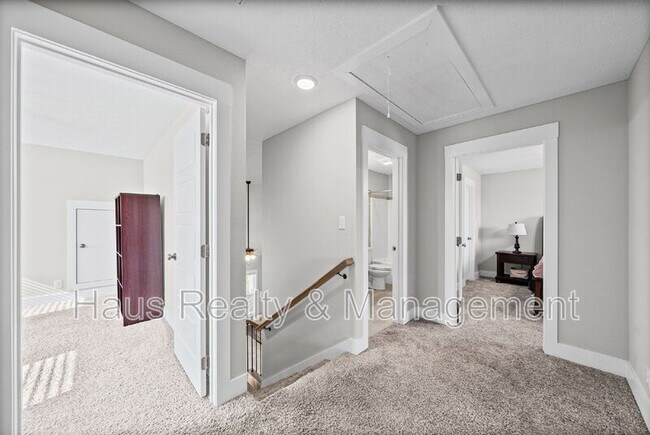 Building Photo - 538 Fieldview Wy