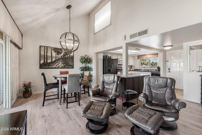 Building Photo - 7424 N Vía Camello Del Norte