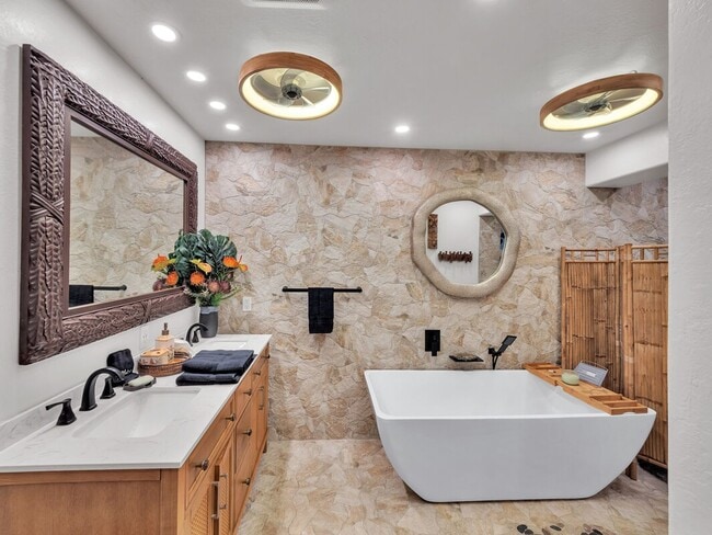 Building Photo - Oceanfront Estate: The Honolii Hale