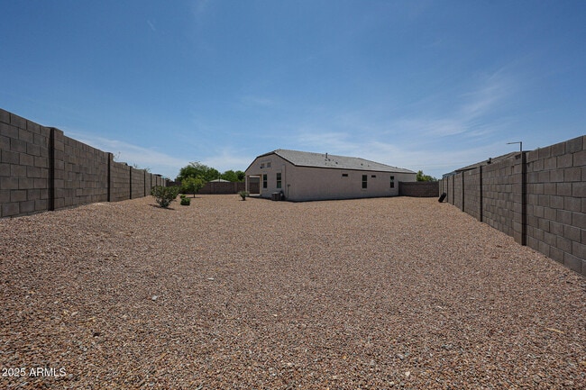 Building Photo - 31041 W Avalon Cir
