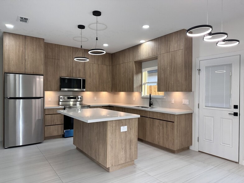 Building Photo - 11313 N 25th St