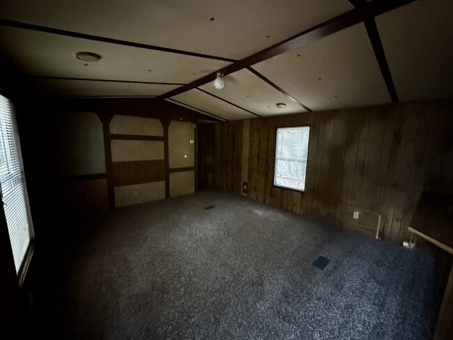 Building Photo - Mobile Home For Rent