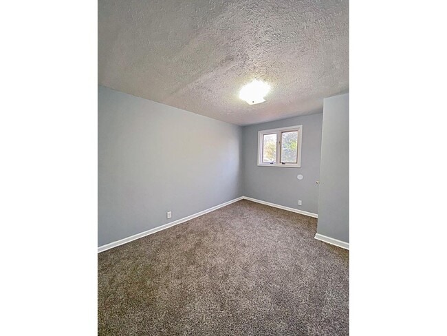 Building Photo - 4707