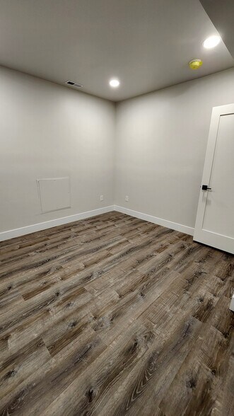 Building Photo - 616 S Miller Ave
