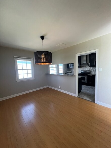 Building Photo - 1632 N Pepper St