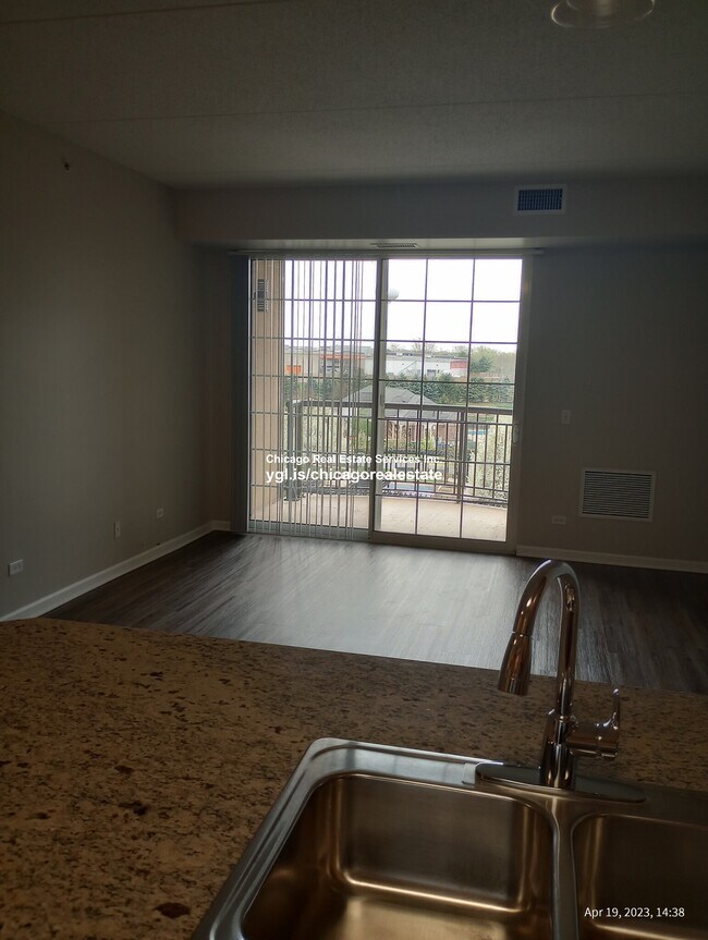 Building Photo - 2825 Easton St