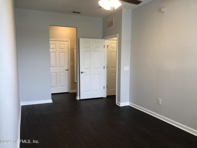Building Photo - 11251 Campfield Dr
