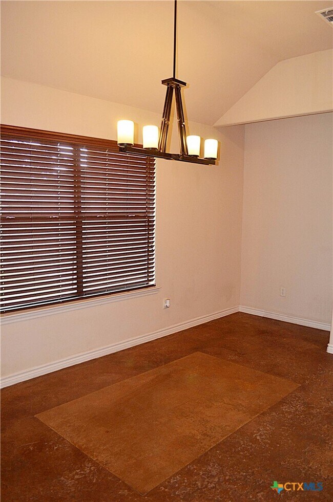 Building Photo - 5900 Boxelder Trail