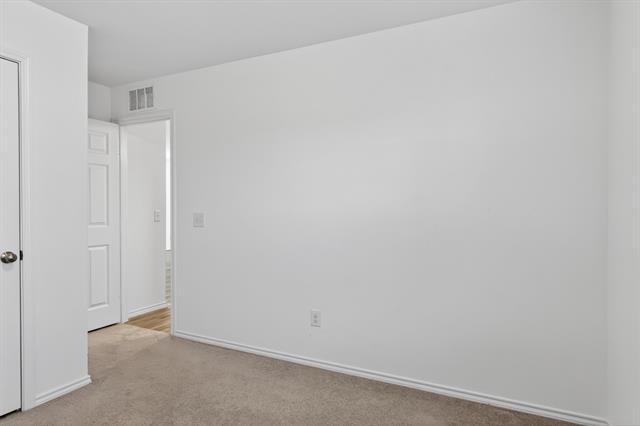Building Photo - 605 Grenada Lk Dr