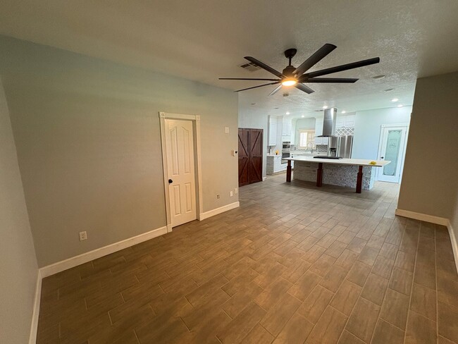 Building Photo - Home for rent in Socorro