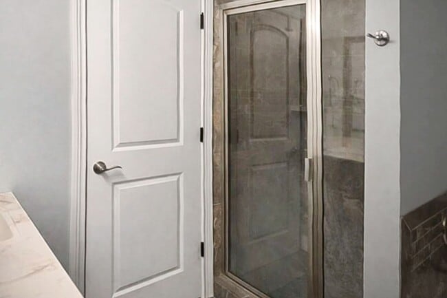 Building Photo - Pet Friendly Three Bedroom with Bonus!