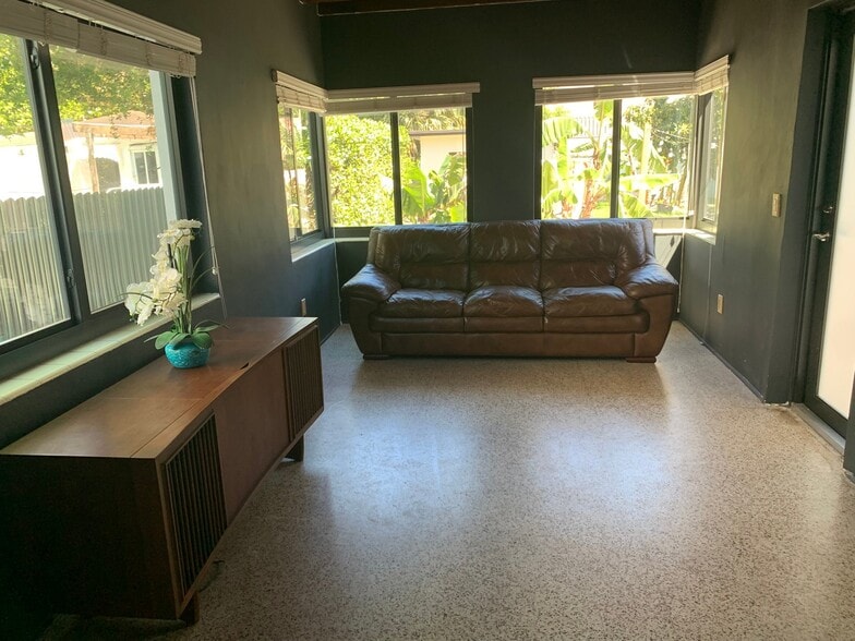 Building Photo - 1975 SW 17th Ct