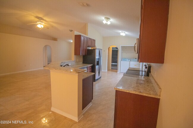 Building Photo - 2675 Lantana Lakes Dr E