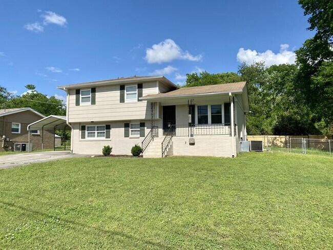 Building Photo - 3704 Timbercrest Dr NW