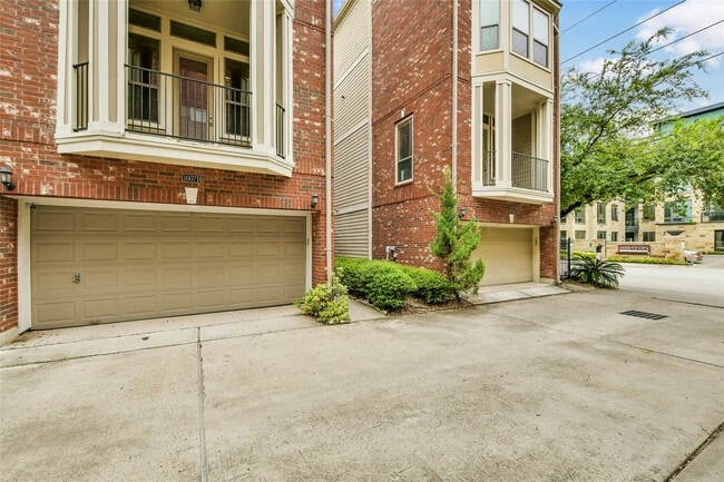 Building Photo - 1607 W Dallas St